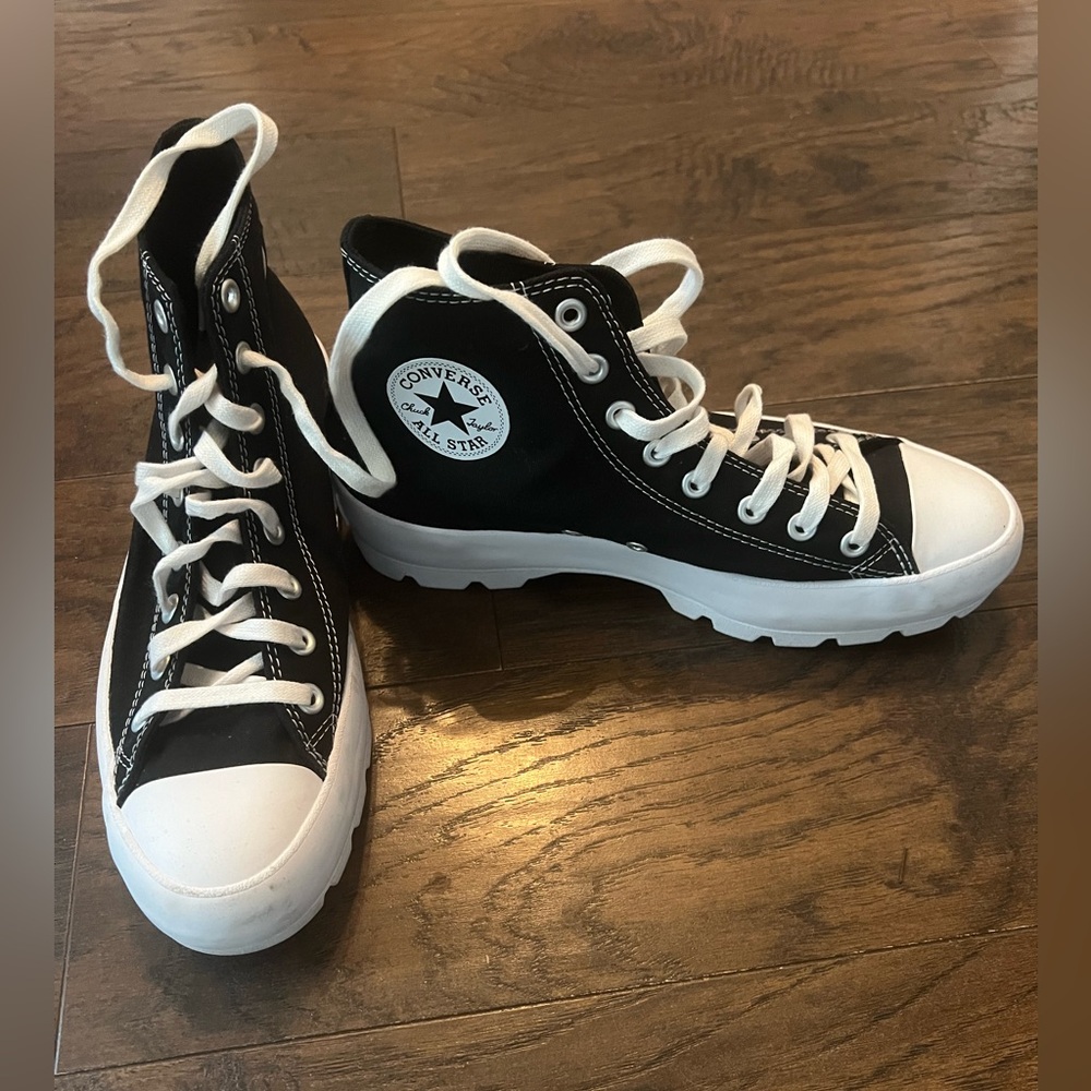Converse Black and White High-Top converse Sneakers size 10.5